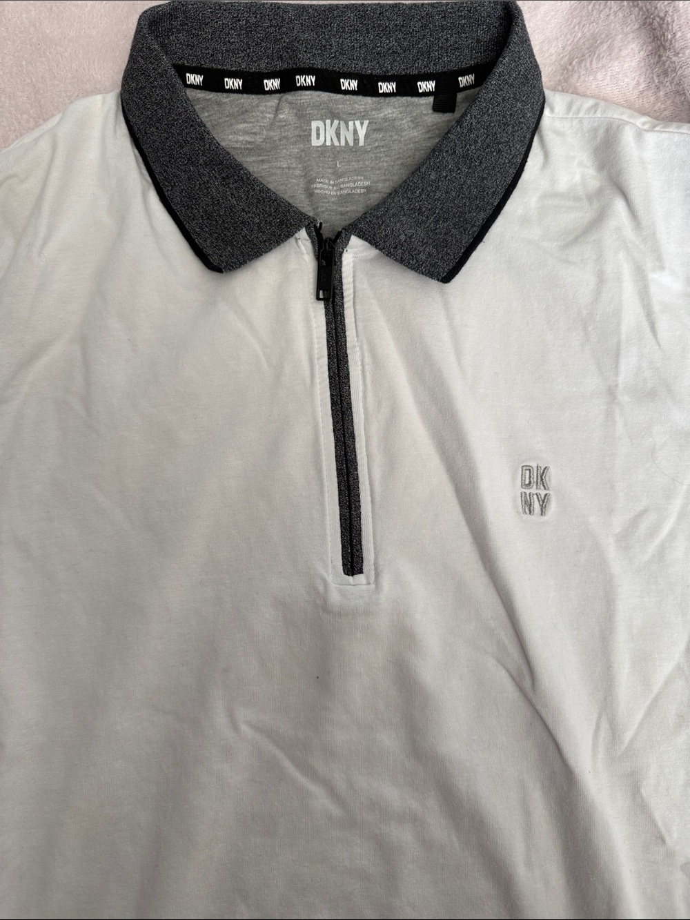 DKNY Men's White Polo Shirt with Dark Gray Collar Size L